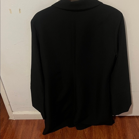 🔥Boohoo Black Blazer with Pearl Cuff Accents - Picture 2 of 11